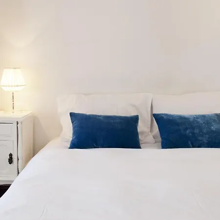 公寓 The Downtown Terrace - Fabulous Views, Sun Deck, Penthouse, 5th-floor No Lift Lisboa