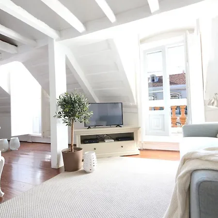 Penthouse At Downtown With Sun Deck & Amazing Views Lisboa