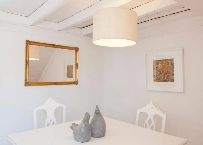 The Downtown Terrace - Fabulous Views, Sun Deck, Penthouse, 5th-floor No Lift Appartamento *