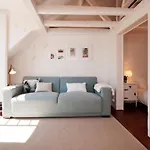 The Downtown Terrace - Fabulous Views, Sun Deck, Penthouse, 5th-floor No Lift * Lisboa