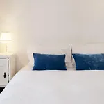 Appartement The Downtown Terrace - Fabulous Views, Sun Deck, Penthouse, 5th-floor No Lift Lisboa
